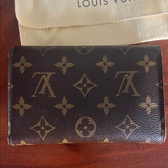 Louis Vuitton Monogram Sarah Compact Wallet - Picture 10 of 13